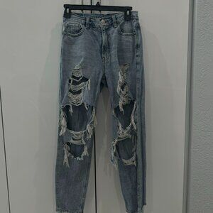 American Eagle Strigid Ripped Mom Jean, US 0, Light Blue Denim